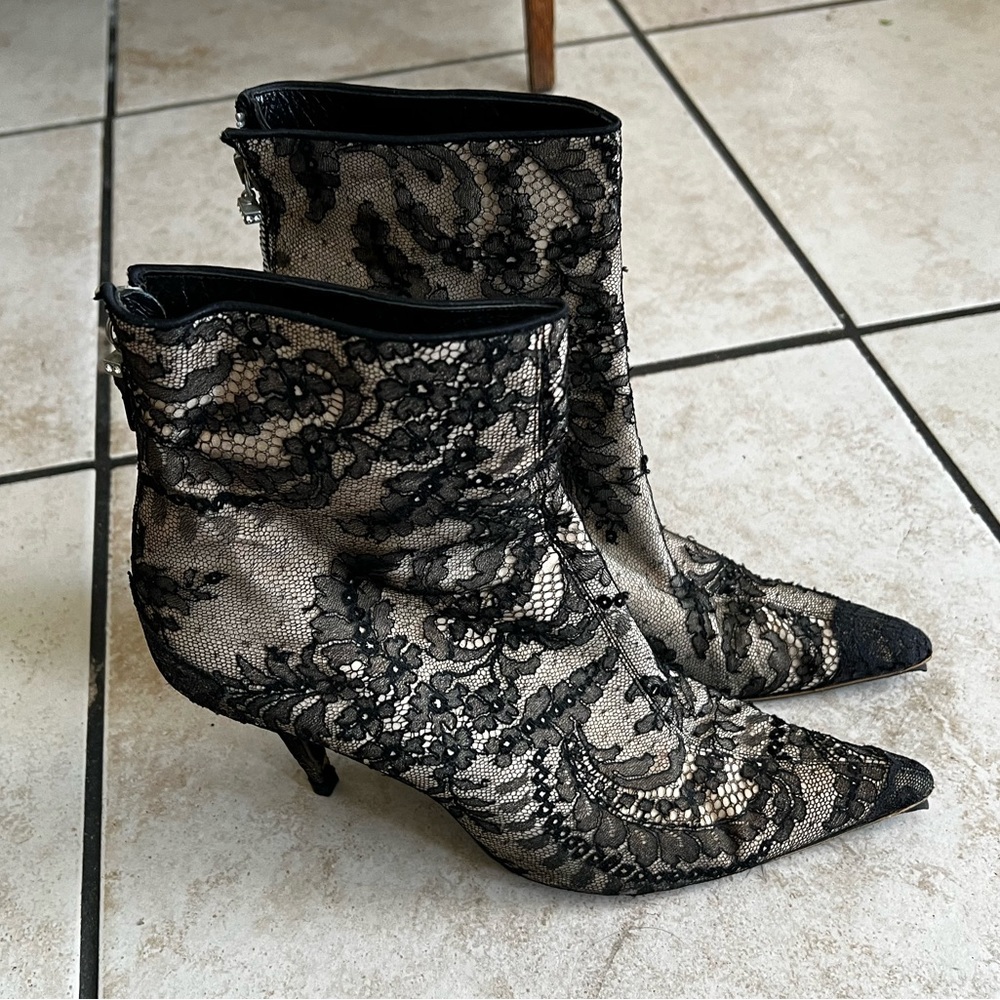 Versace heels size 40